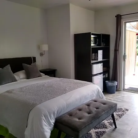 Hale 'Ohu Bed & Breakfast-2