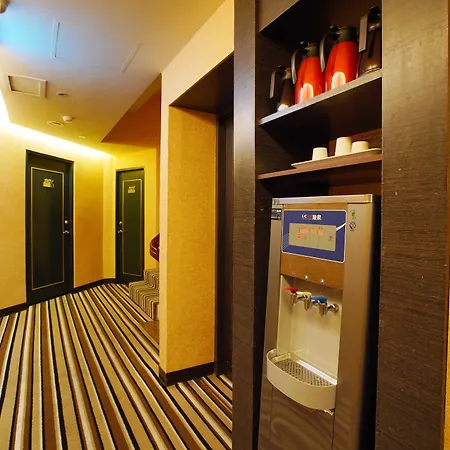 Happy Hotel-3