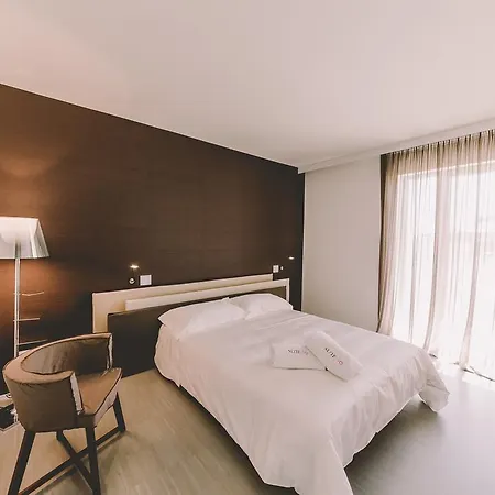 Suite 10 Home Design & Spa-3