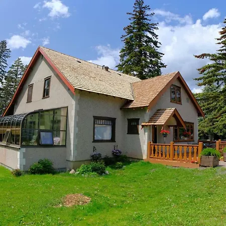 Riverfront Estate Bed&Breakfast Banff-2