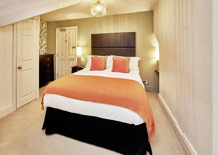 Luxury hotel only: Dillons Of Whitby