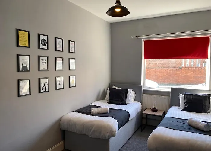 Original cottages Luke Stays - Rokeby Street