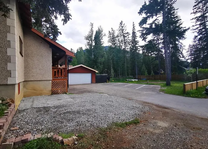 Riverfront Estate Bed&Breakfast Banff