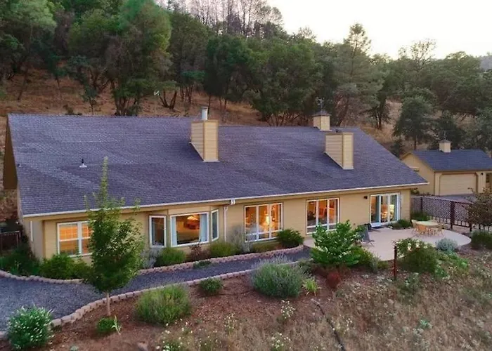 Togo villas Sierra Ranch - A Yosemite Retreat