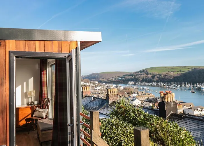 Pet Friendly hotel: Harbour Heights