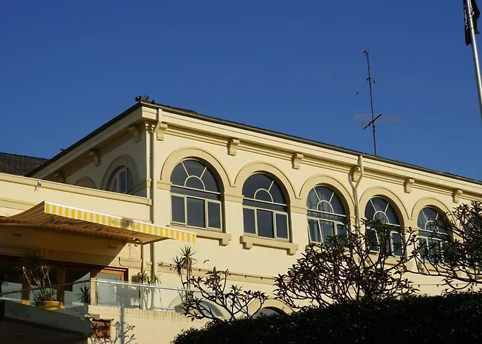 Hotel with view: The Clovelly Hotel