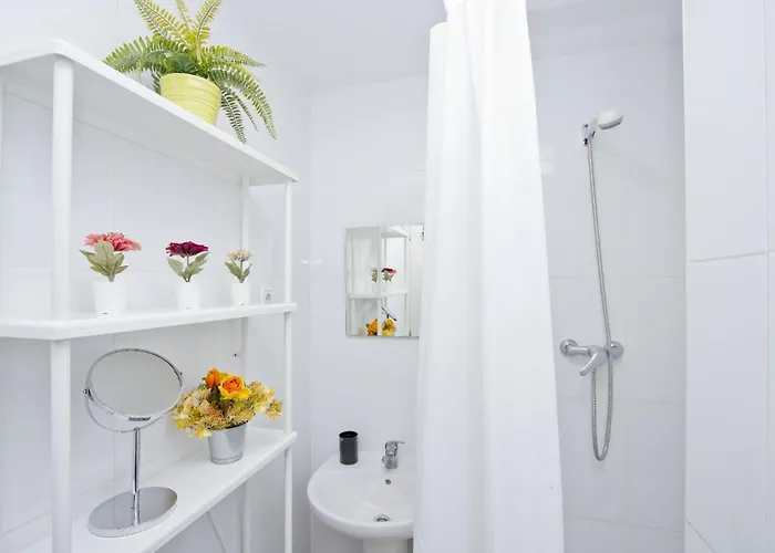 Barcelona City North Hostal