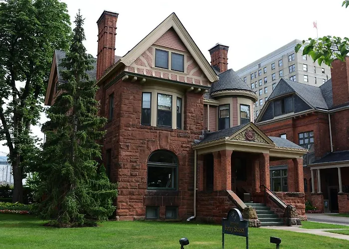 The Inn On Ferry Street