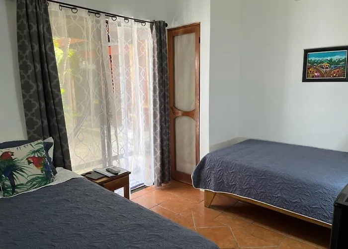 Beach hotel: Hotel Mahayana