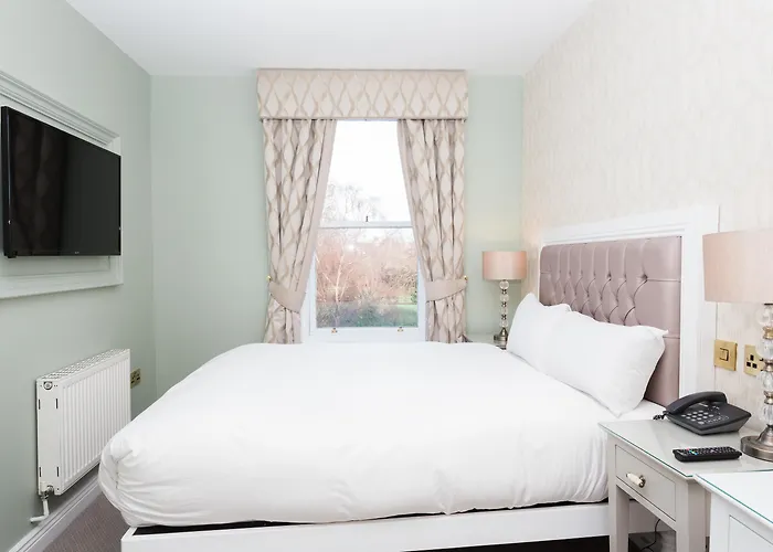 Family Hotel: Stauntons On The Green Hotel