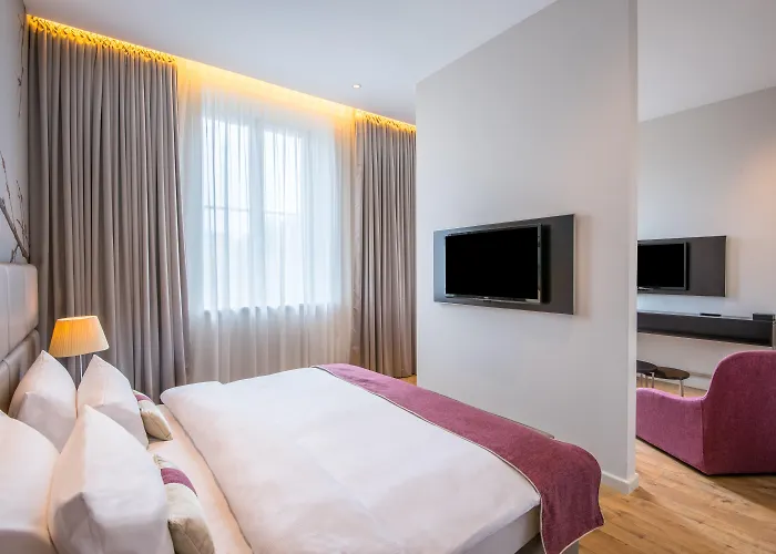 Posthouse Potsdamer Platz- Leonardo Limited Edition