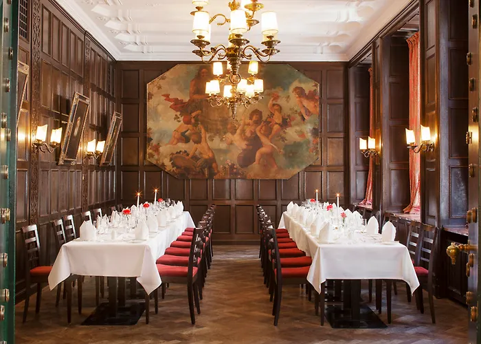 Central hotel: Eden Hotel Wolff