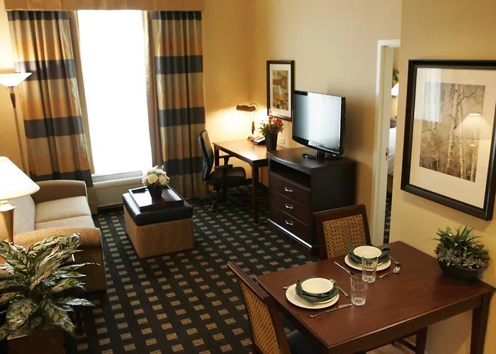 Golf hotel: Homewood Suites By Hilton Toronto Airport Corporate Centre