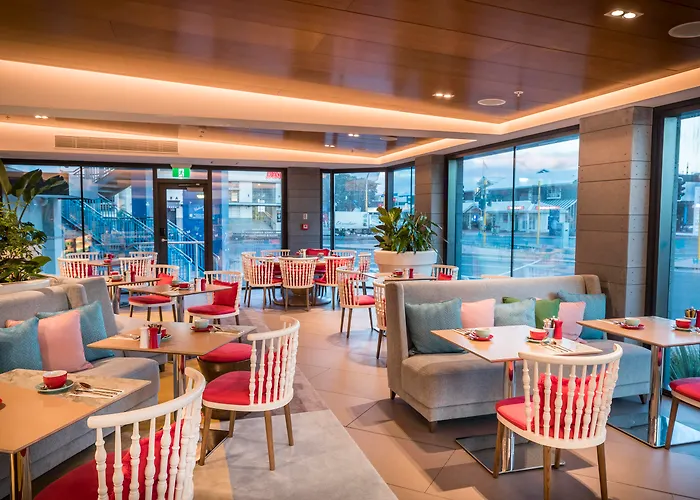 Family Hotel: M Social Auckland