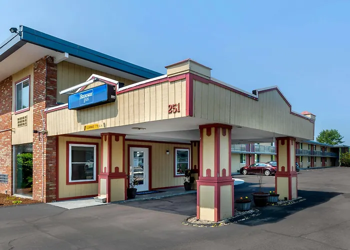 Pet Friendly hotel: Rodeway Inn Mystic