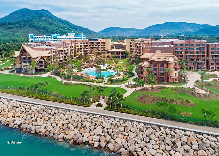 5 star hotel: Disney Explorers Lodge