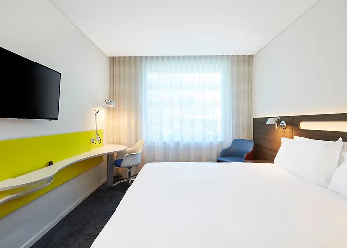 Pets Allowed Hotel Holiday Inn Express Sydney Macquarie Park By Ihg