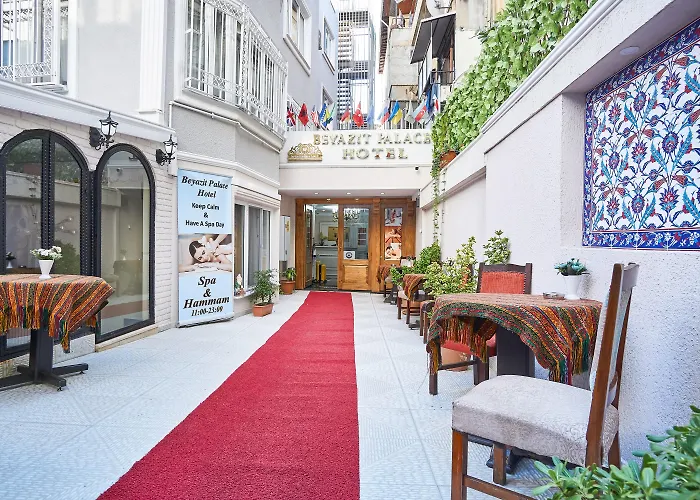 Centraal gelegen hotel: Beyazit Palace Hotel