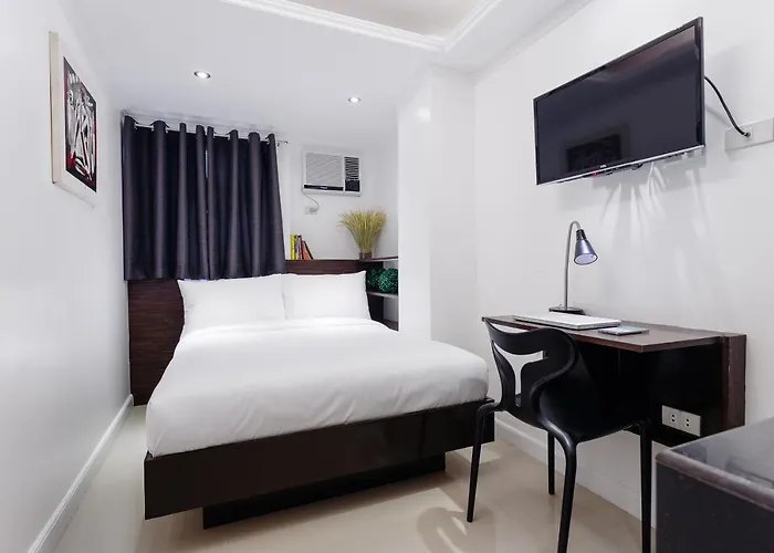 Hotel near College: Nest Nano Suites Poblacion - Makati