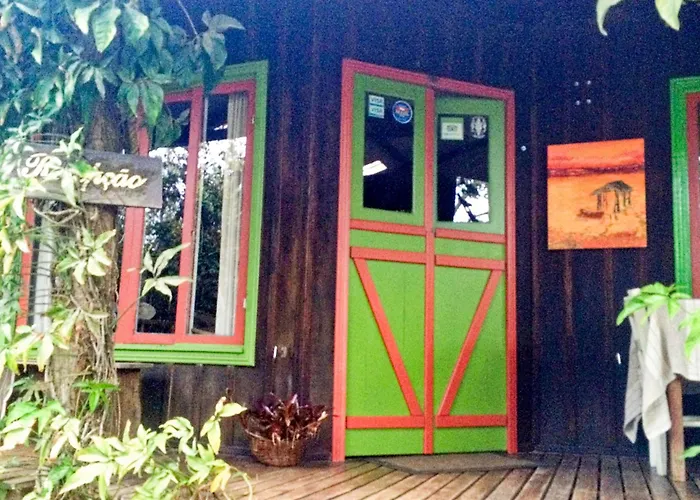 Pousada com piscina: Studios do Barão - Conforto e privacidade em meio à natureza