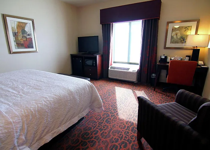 Hotel with view: Hampton Inn & Suites Grand Forks