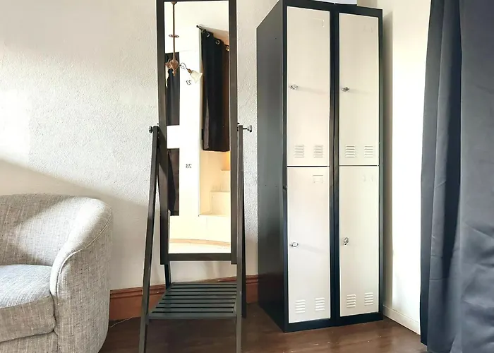 Hotel near College: Burlington Stay