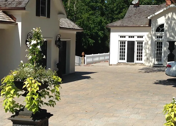 Luxury hotel only: Old Ivy Walk