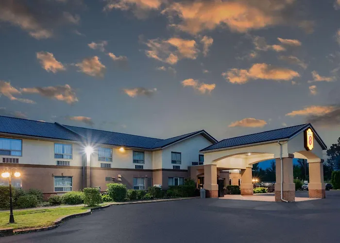 Super 8 By Wyndham On