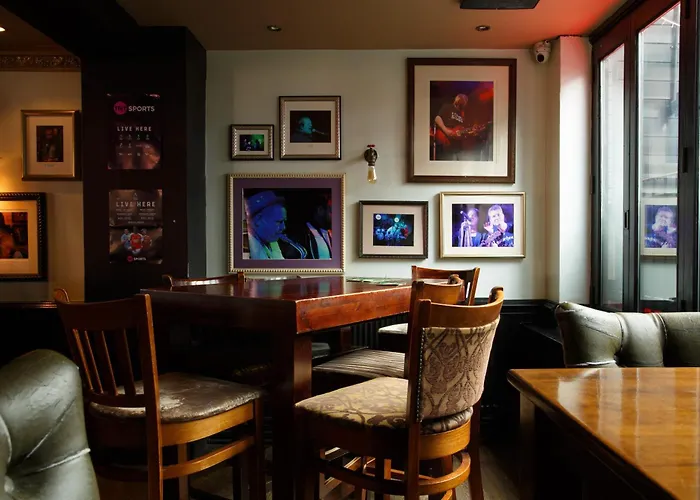 Saddle Inn