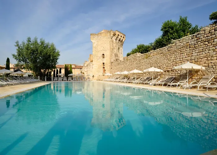 Hotel with pool: Aquabella Hotel & Spa