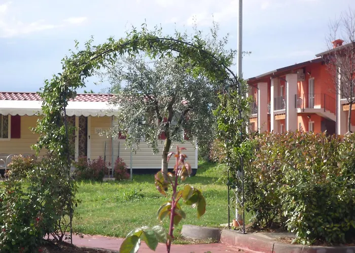 Hotel with Tennis: The Garda Village