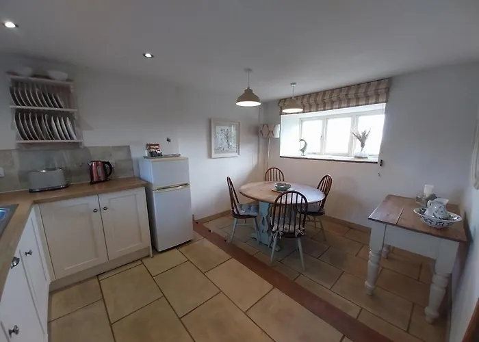 Beach hotel: Meadowbeck Holiday Cottages