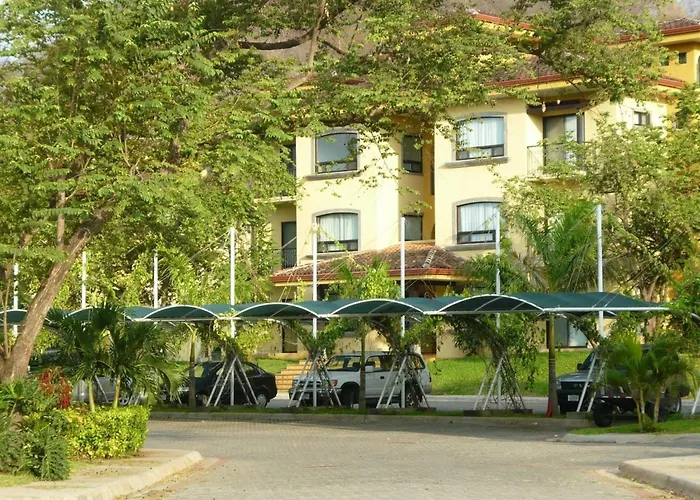 Oaks Tamarindo Pool Front Condominiums Fast Wifi