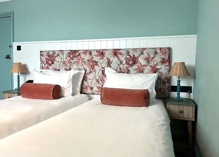 Luxury hotel only: Hotel Collingwood BW Signature Collection