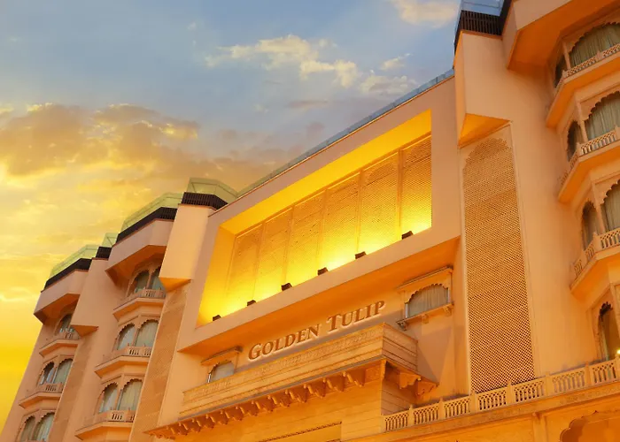 Jacuzzi hotel: Golden Tulip Jaipur City Center