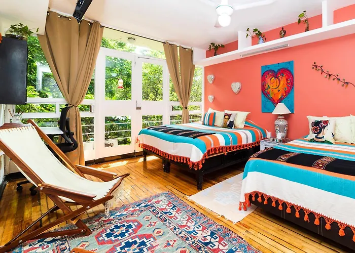 Casa ITZAE B&B- Lincoln Park