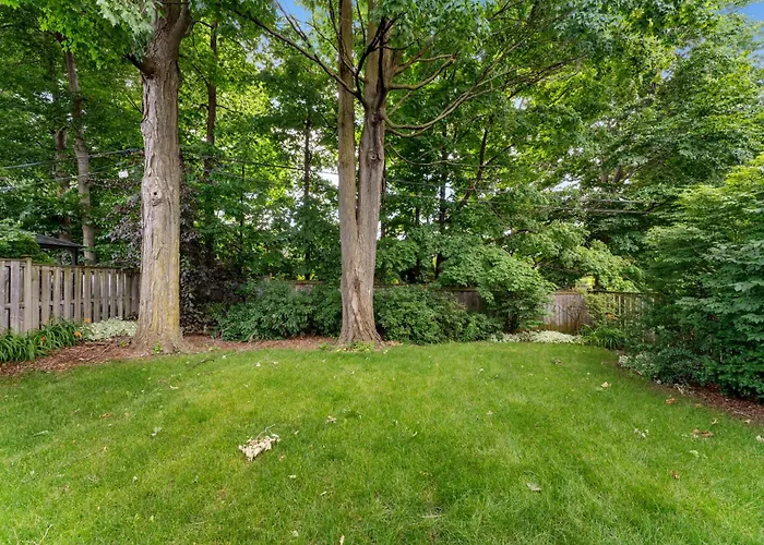 Luxury Home - 5 Min From Airport, 15 To Downtown