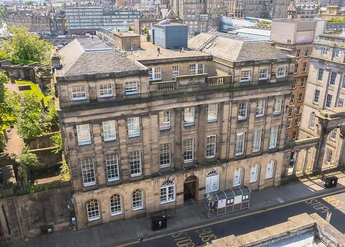 Golf hotels Princes Street Suites