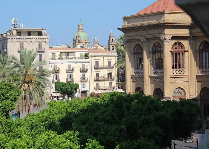 Falstaff Rooms & Suites