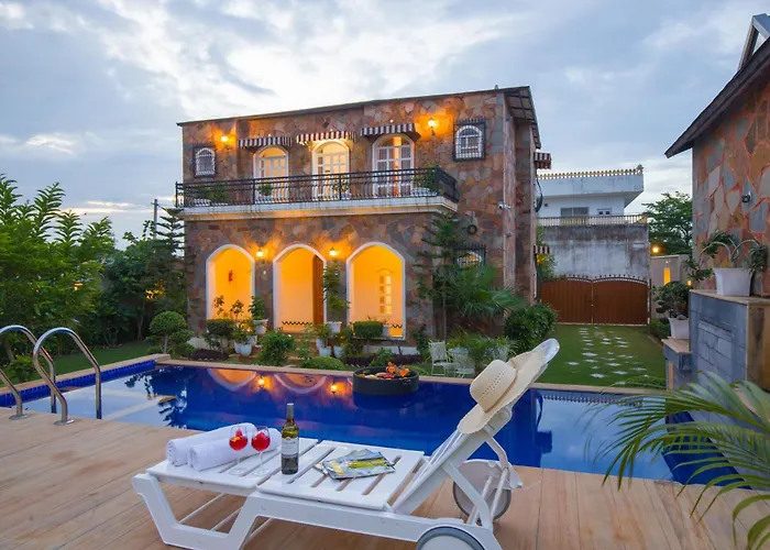 All Vacation Rentals Elivaas 3 Bhk With Pvt Pool & Lush Garden - Oakwood
