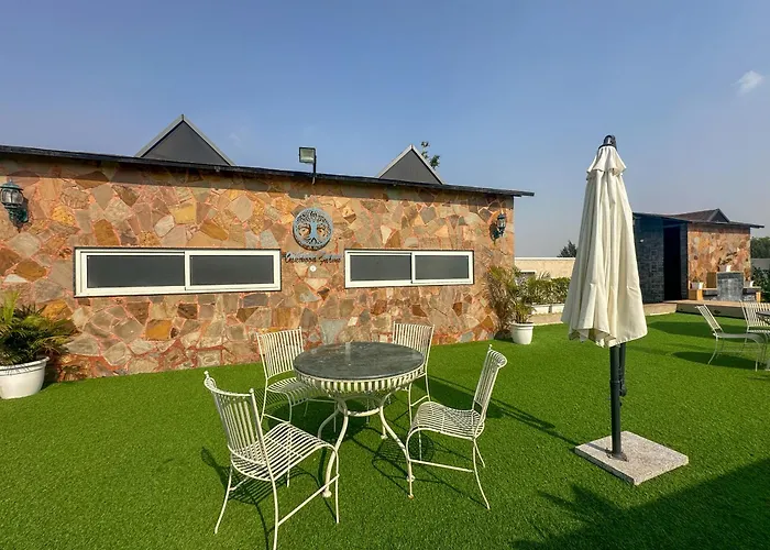 All Vacation Rentals Elivaas 3 Bhk With Pvt Pool & Lush Garden - Oakwood