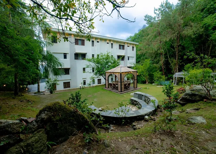 Spa Hotel: Meraki Holistic Wellness Retreat