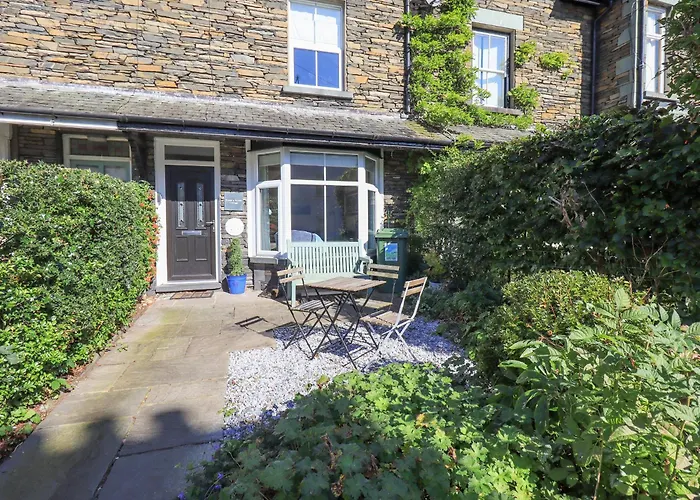 Holidays home Stones Throw Cottage
