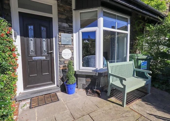 Holidays home Stones Throw Cottage