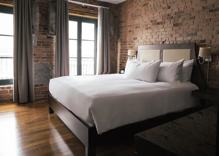 Resort: Hotel Nelligan