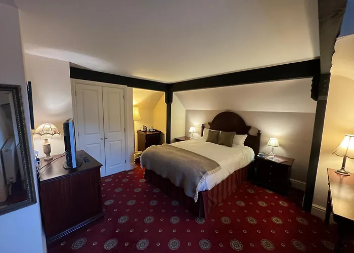 Cabin: Taunton Town House