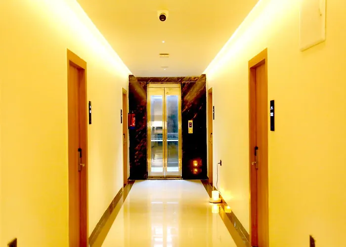 Oak Business Hotel