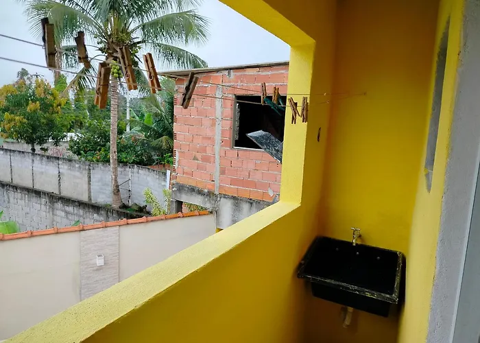 Flats e kitnets em Caraguatatuba Recanto Família Gomes com piscina, cozinha, garagem, seu pet é bem vindo