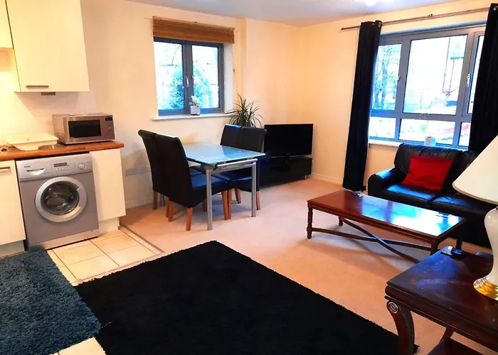 City In Jericho Spacious Modern Free Parking, Walk To Bus, Rail And University