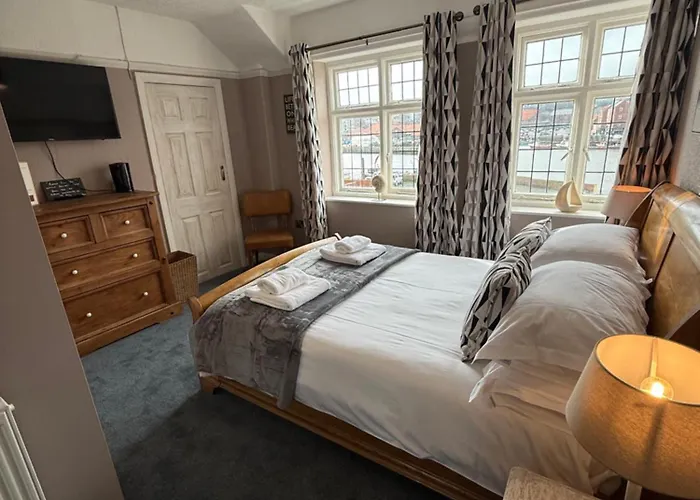 Hotel: The Endeavour